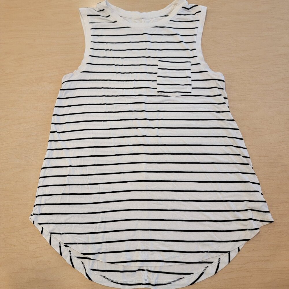 Merona Striped Black and White Pocket Tank Women's Medium